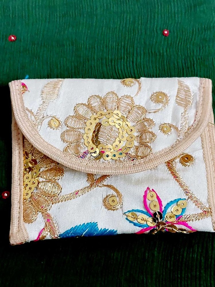 Embroidered White Wallet Bag