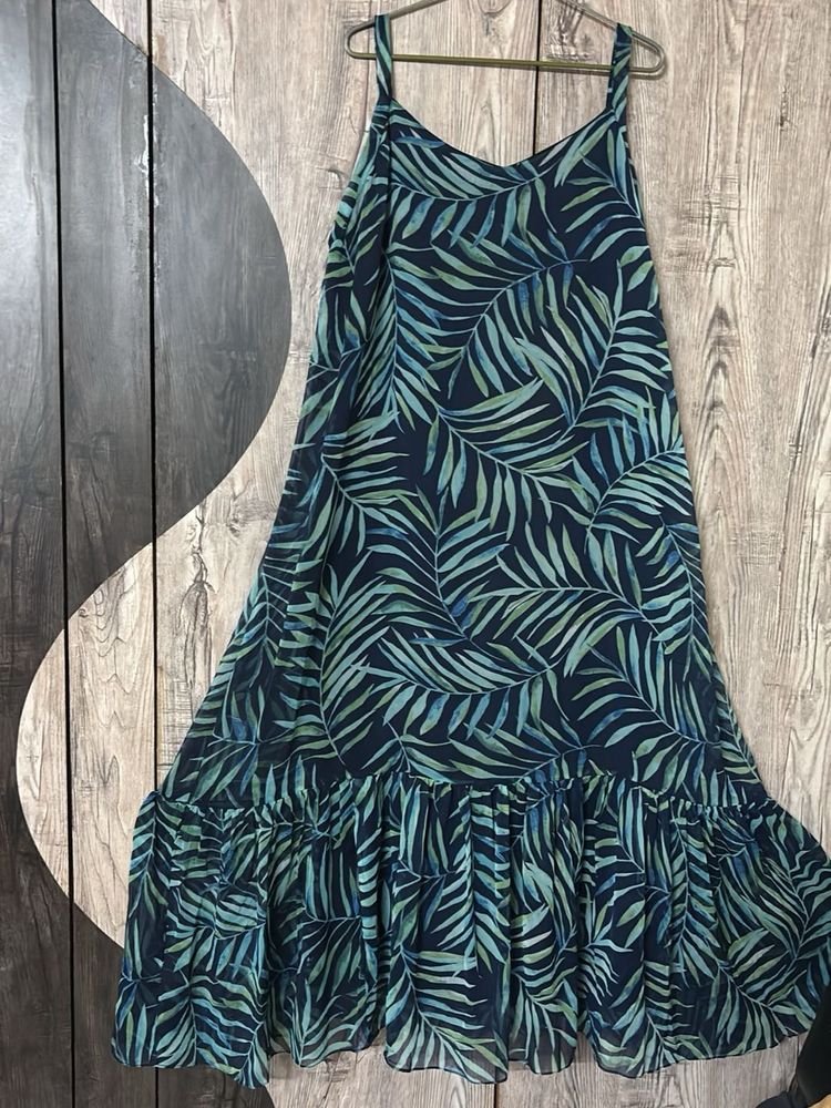 Flowy Tropical Print Maxi Dress