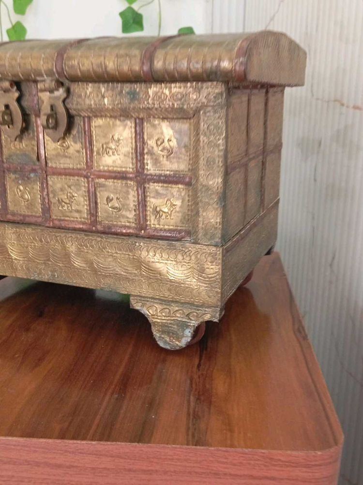 Antique Brass make-up Box