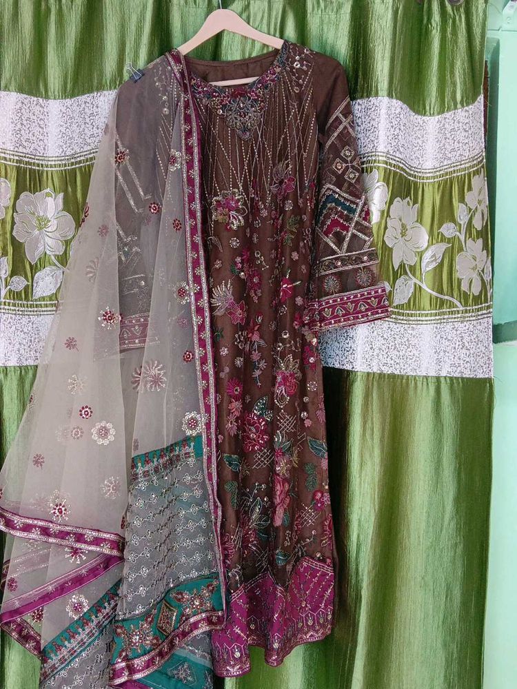 Elegant Embroidered Kurta with Dupatta