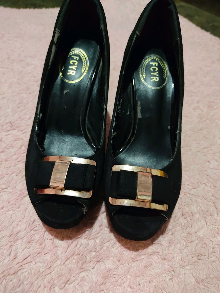 Black Block Heel