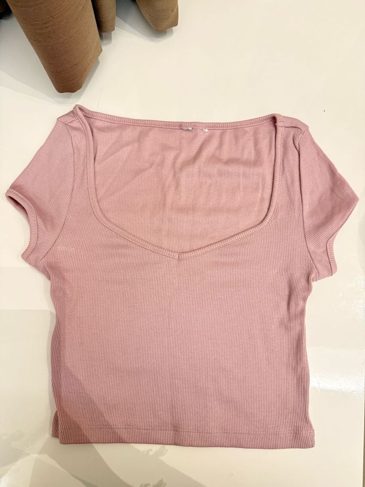❗️Cute Pink Ribbed Cropped Top❗️