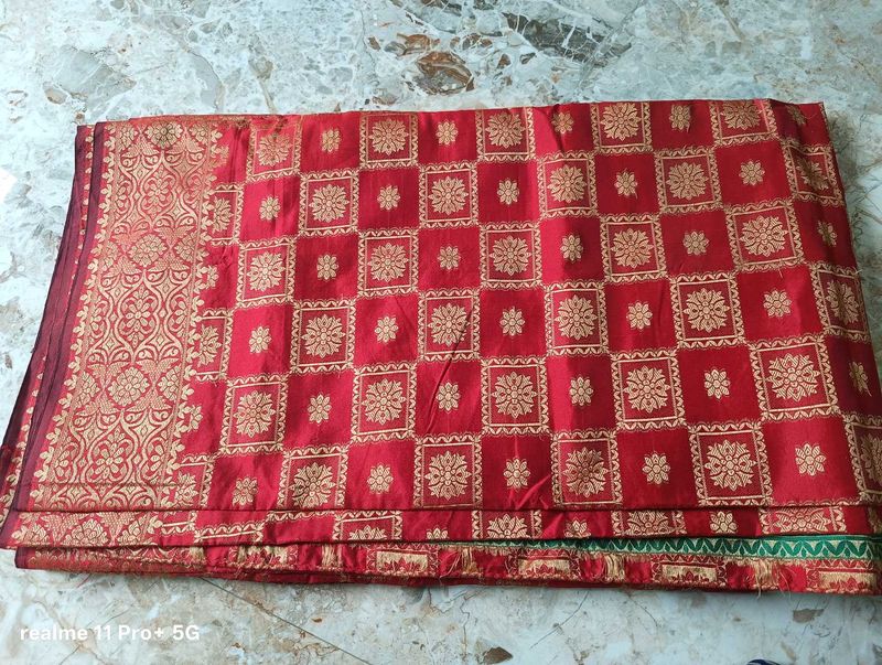 Elegant Red &amp; Gold Banarasi Silk Saree