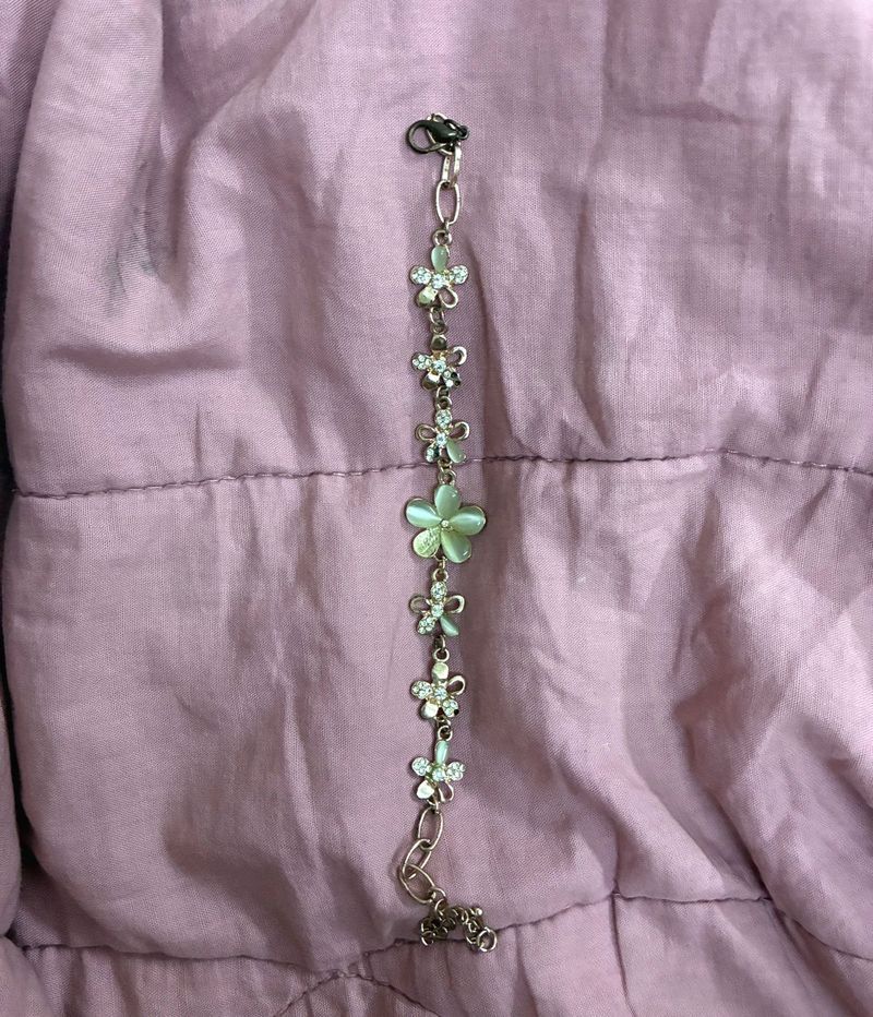 Charming Flower Charm Bracelet y2k