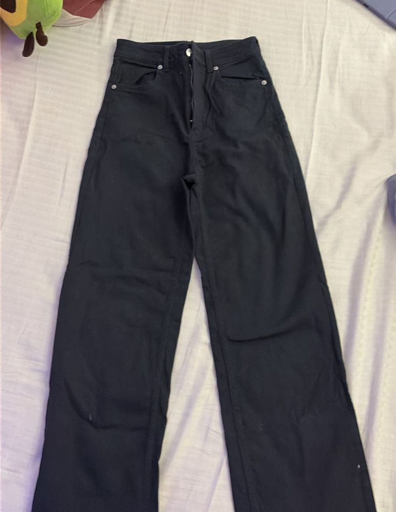 h&amp;M Black straight Leg Jeans