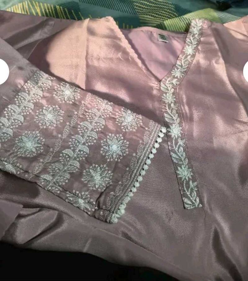 Elegant Pink Kurta Set with Embroidery