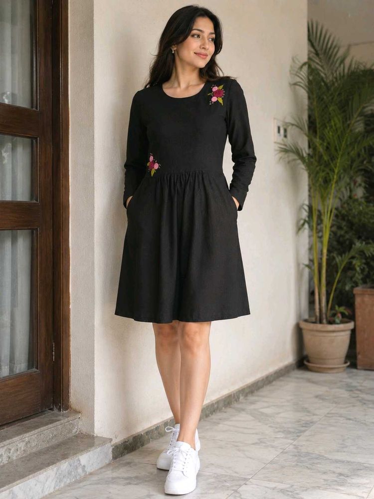 Dark brown Embroidered Midi Dress🤎