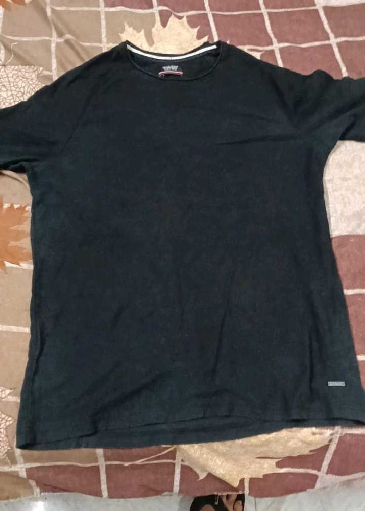Men's Dark Grey T-Shirt