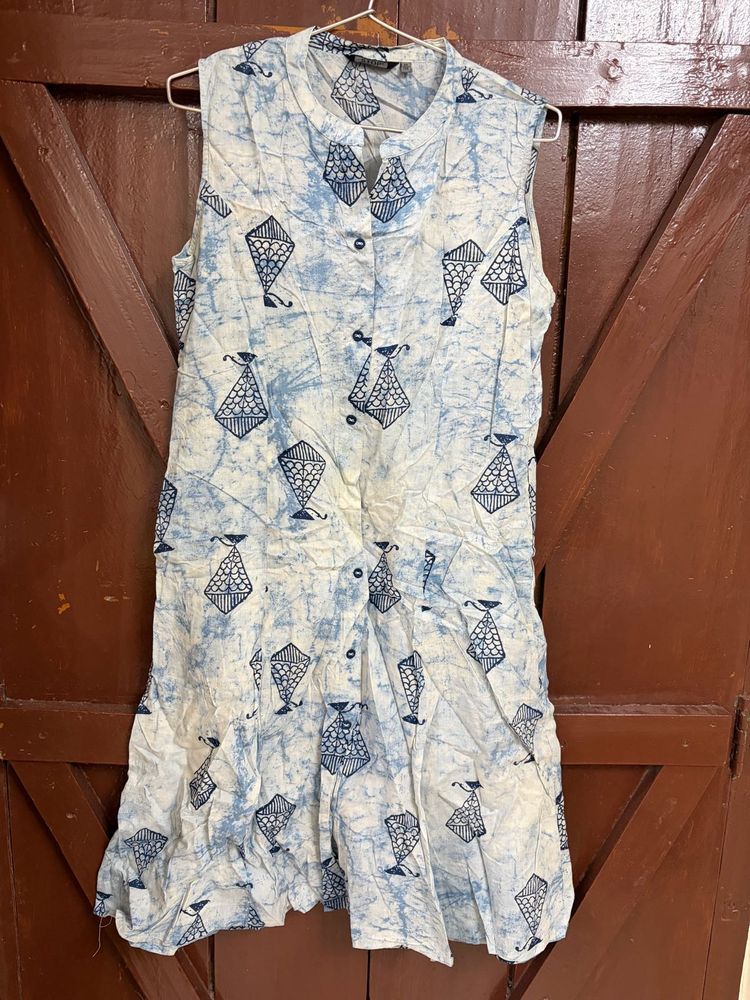 Blue Kite Print Sleeveless Kurta