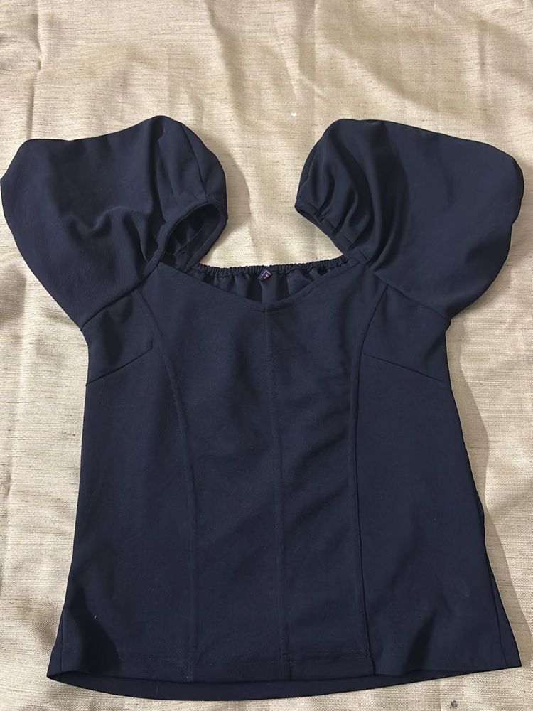 black Puff Sleeve sweet heart Neck Top