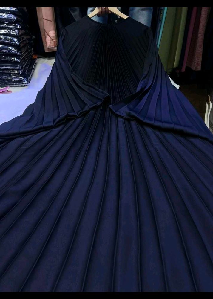 Elegant Pleated Abaya Dress