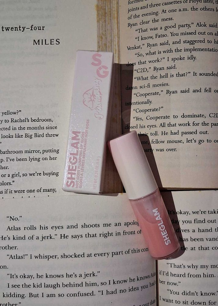 Sheglam hot plumping Lip Gloss (6.8g)