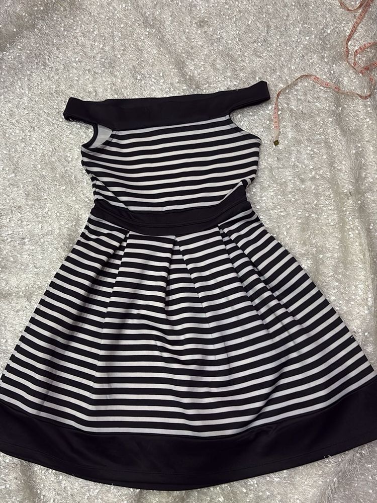 Chic Off-Shoulder Striped Dress