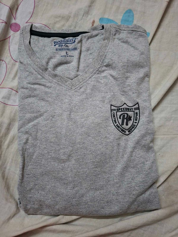Roadster Men's T-Shirt new without tag
