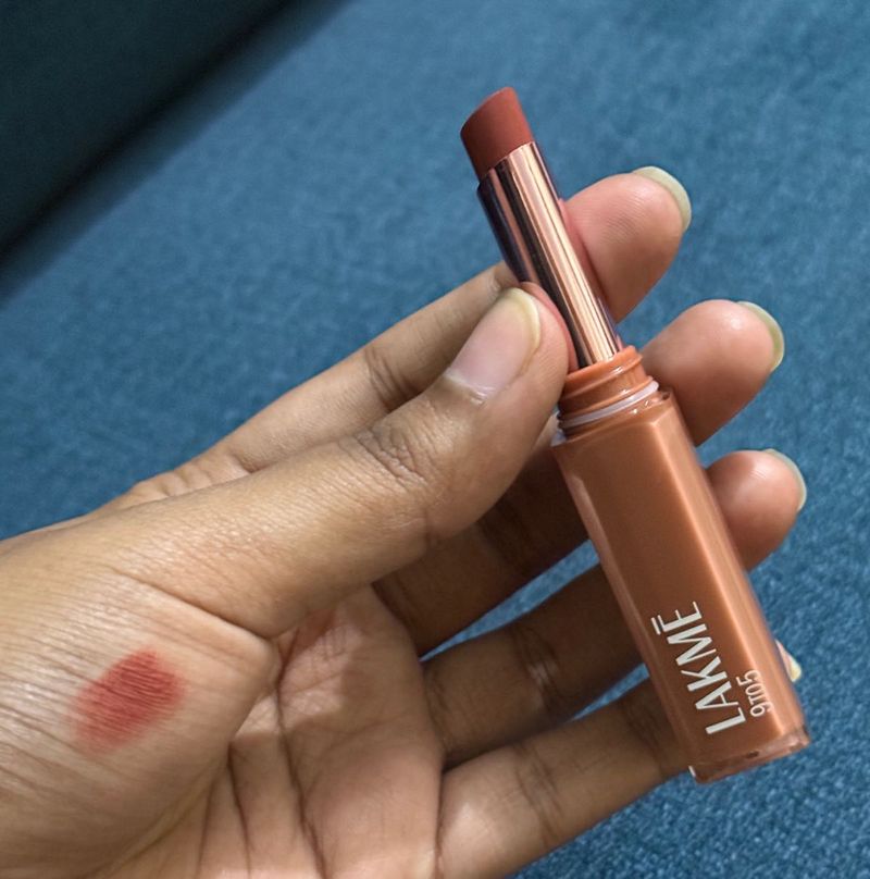 Lakme Lipstick - Shade 9 to 5