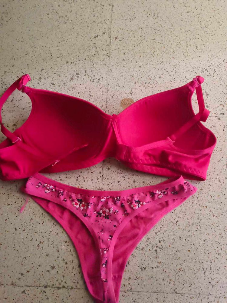 36b Padded Used Bra And Panty