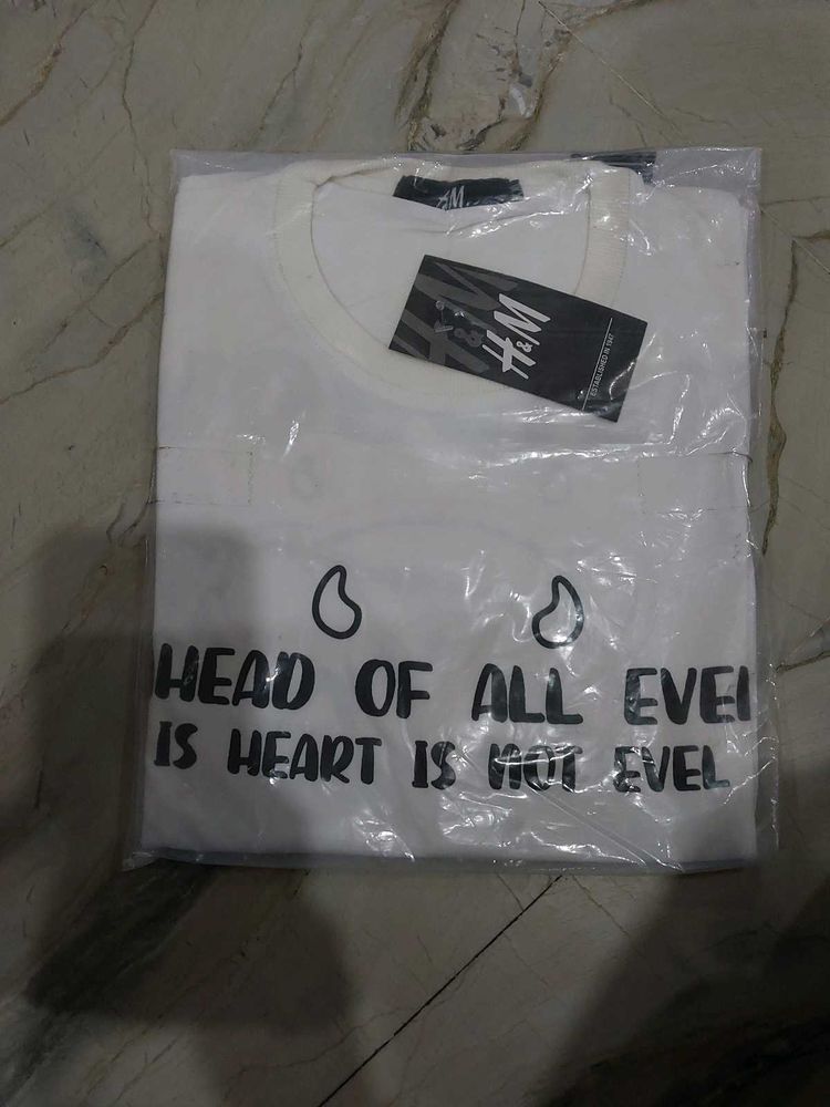 H&amp;M White Graphic T-Shirt