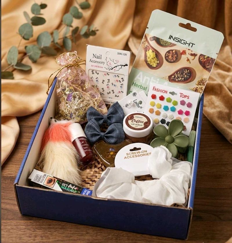 🎀✨ Luxury Beauty &amp; Fashion Hamper 🎁💄💎