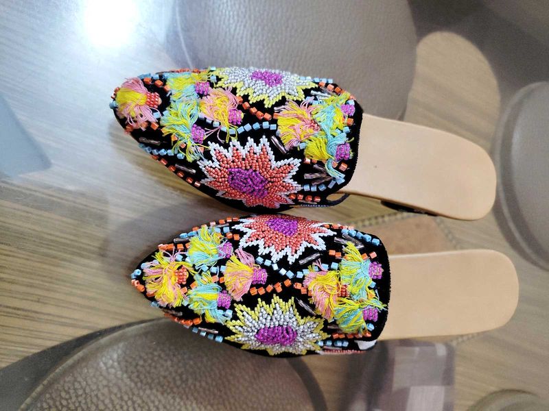 Women Embroidery Heel In Size -36