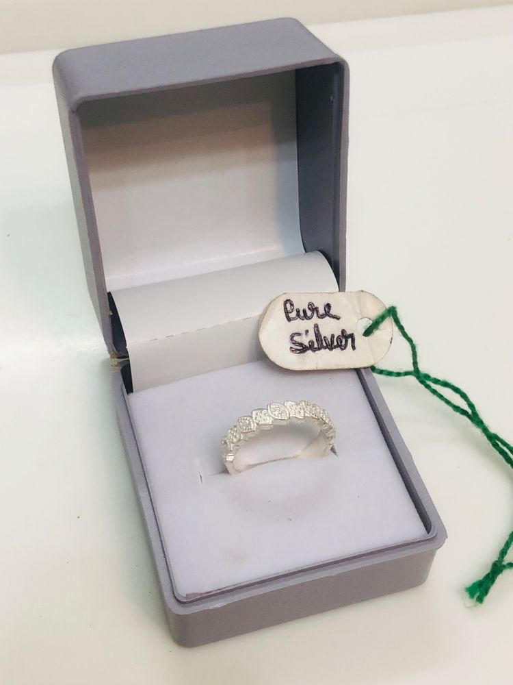 Pure Silver Ring💍 (wt:-2.800g)