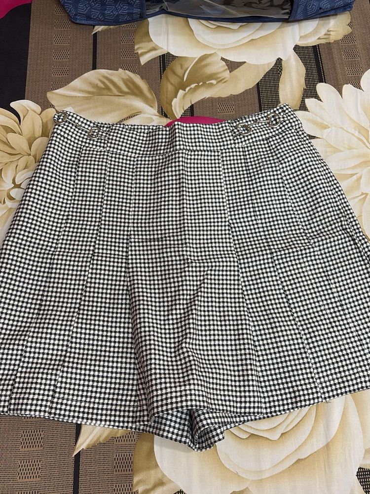 Chic Gingham Pleated Skirt Shorts