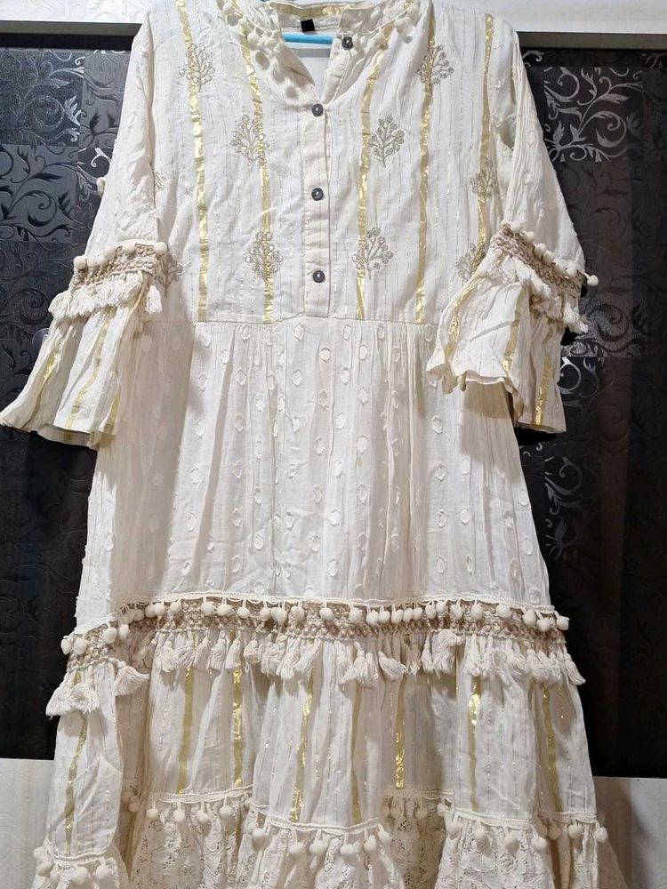 Elegant Cream &amp; Gold Embroidered Kurta