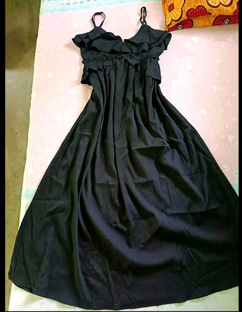 Chic Black Ruffled Maxi Dress