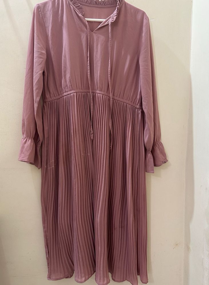 Elegant Pleated Midi Dress
