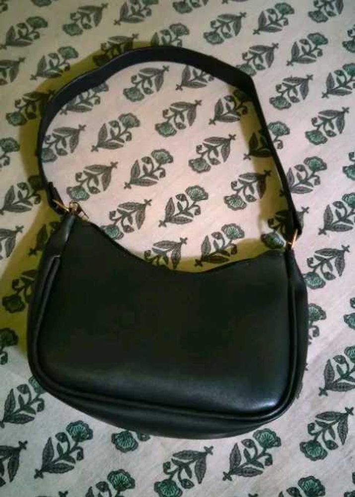 Chic Black Shoulder Bag