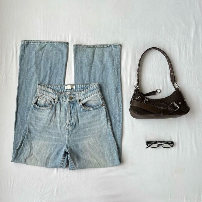 H&amp;M Wide Leg Light Wash Jeans