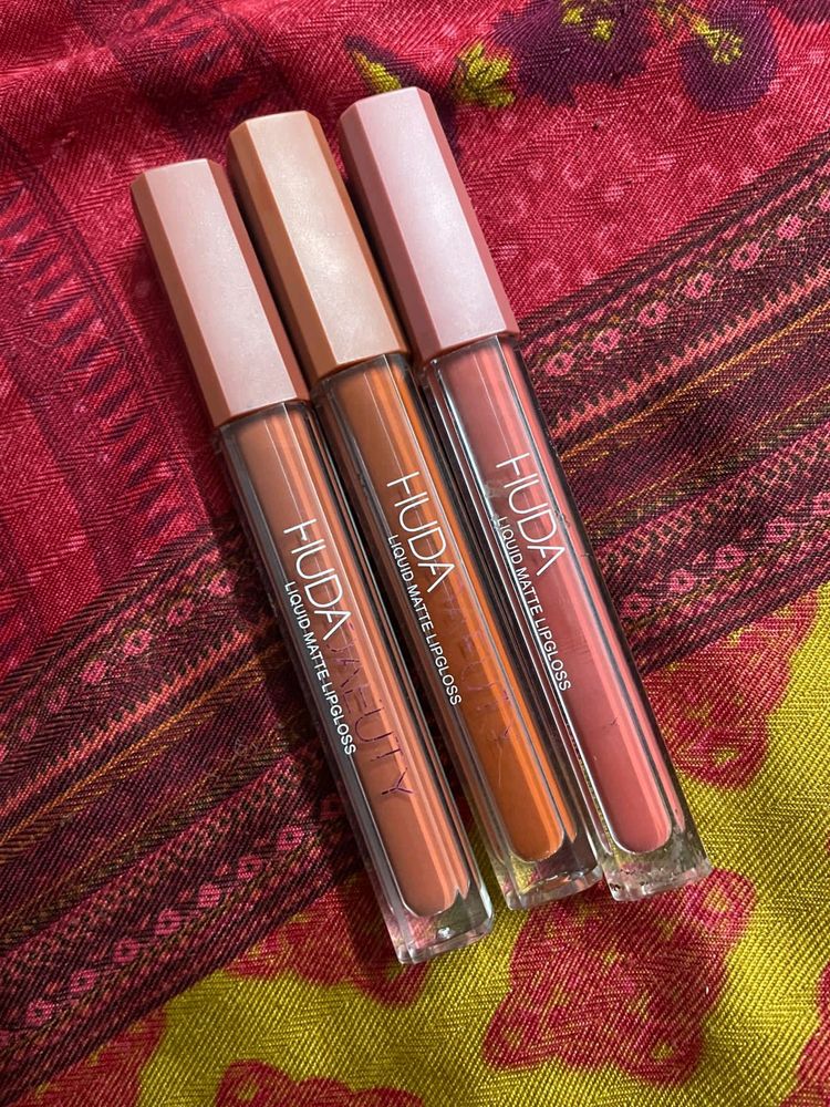 Huda Beauty Nude Lipstick And Hide🤐 Gift Free