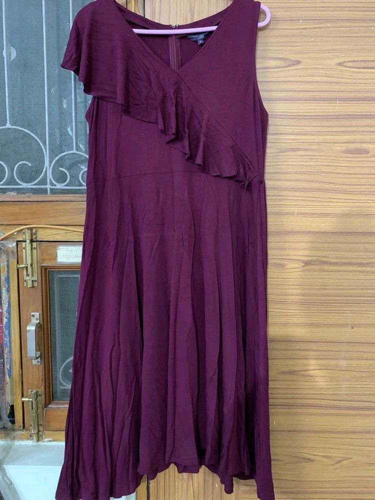 BRANDED DRESS- 42 BUST STRECHABLE- LIKE NEW