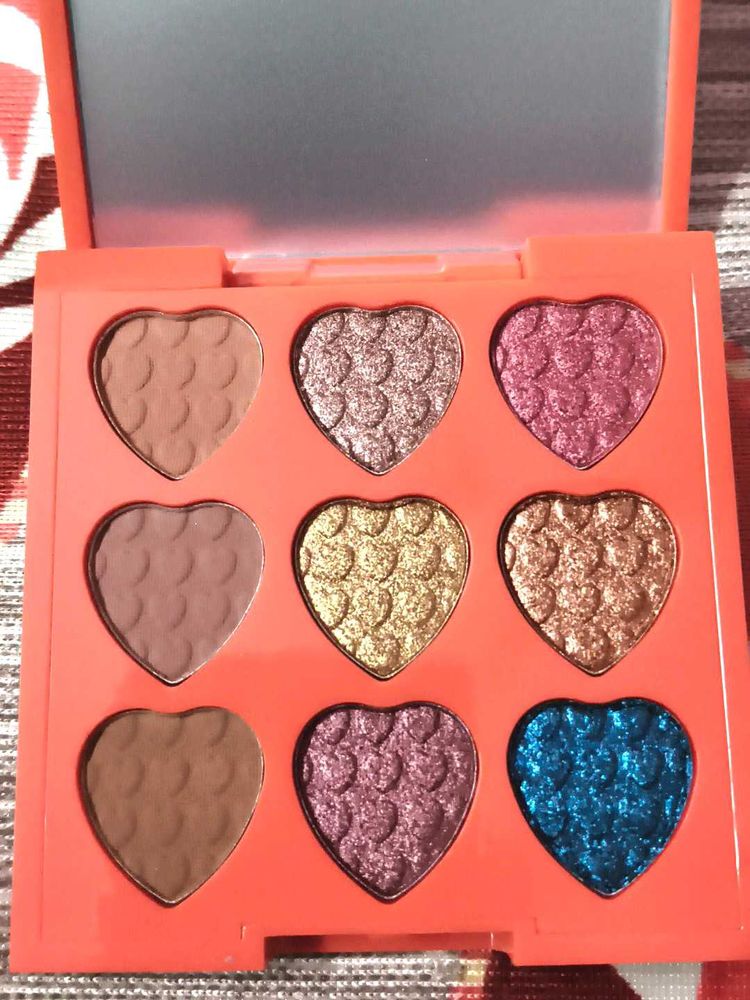myglamm popxo Heart-Shaped Eyeshadow Palette