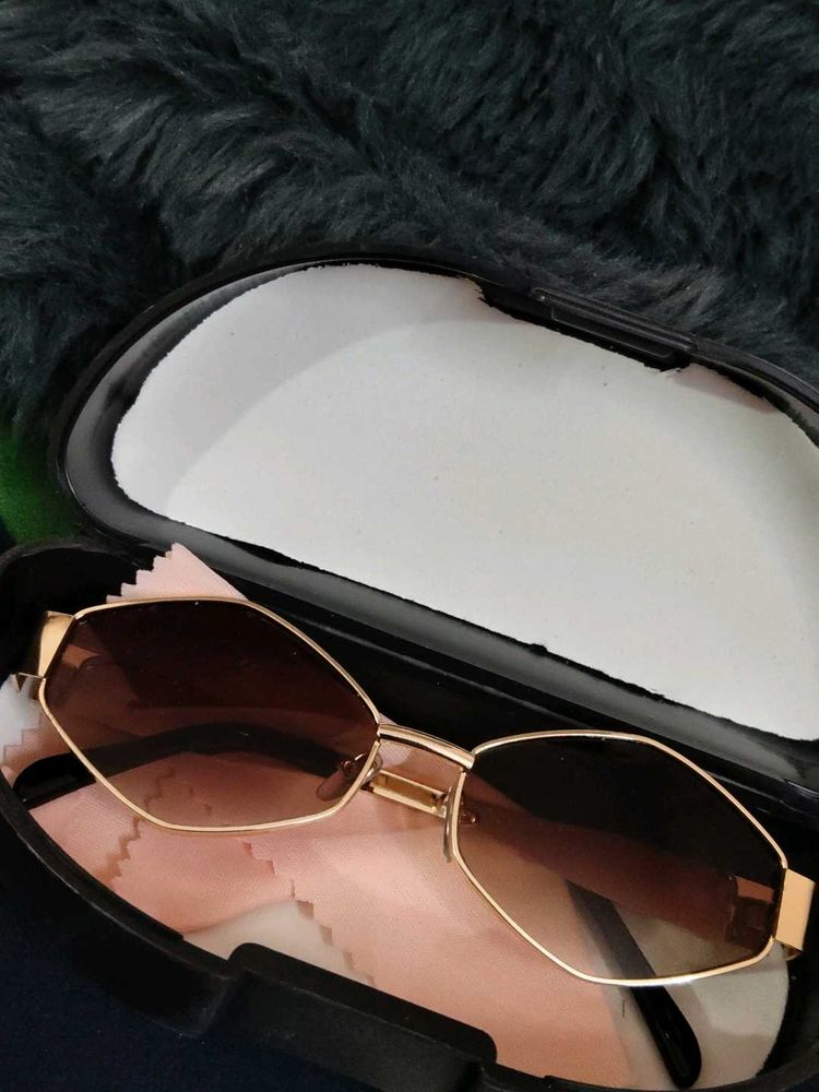 Stylish Gold Frame Sunglasses