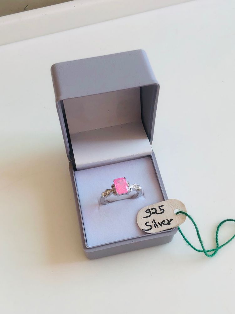92.5 Sterling Silver Ring (wt:-3.560g)