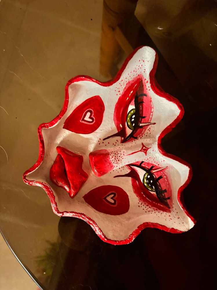 Diva ashtray/trinket Dish