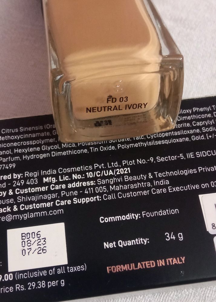 Myglamm Manish Malhotra Skin Awakening Foundation