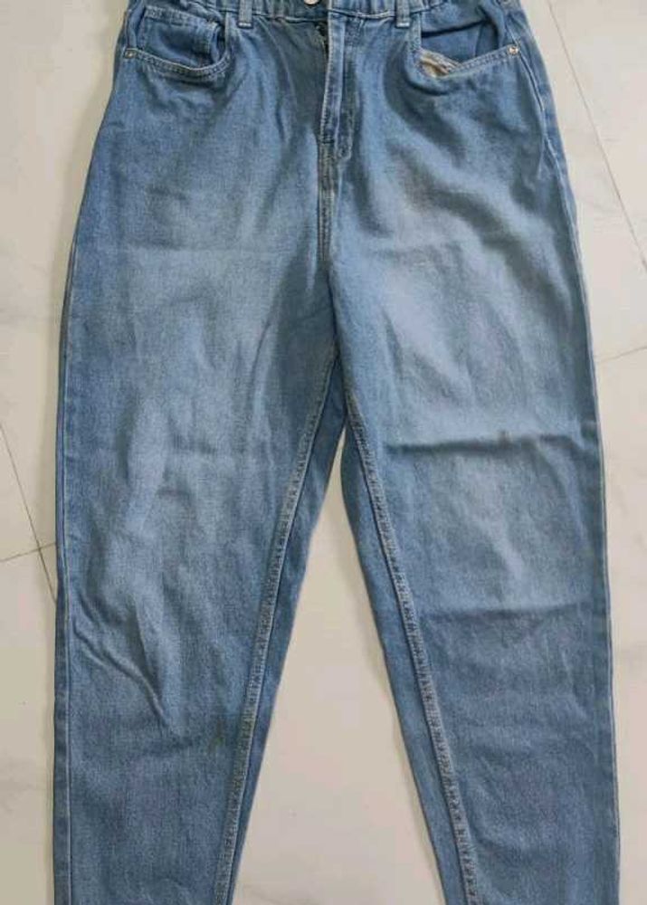 Light Wash Relaxed Fit Jeans