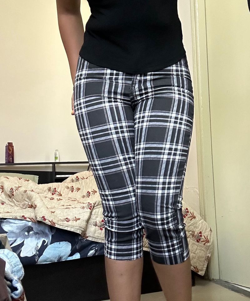 H&amp;M Capri Trousers