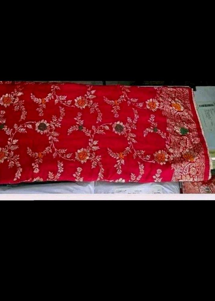 Elegant Red Floral Banarasi Silk Saree With Bilaus