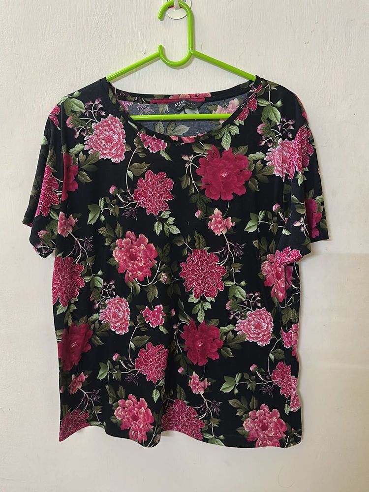 XL Marks &amp; Spencers T-shirt Good As new 🌈