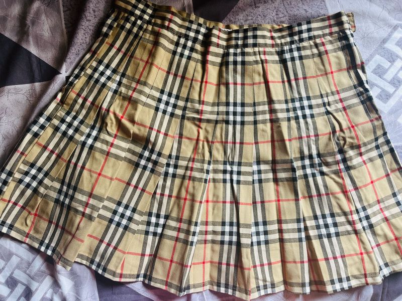 Burberry Plaid Pleated Skirt
