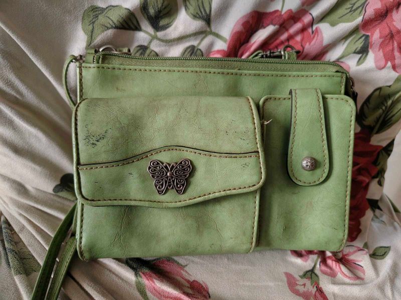 Chic Green Crossbody Bag 💚