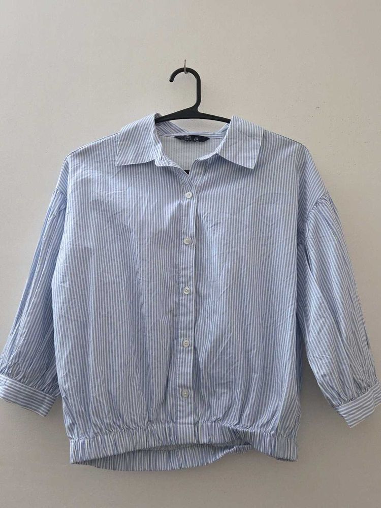 size xs dnmx Blue Striped Button-Up Shirt