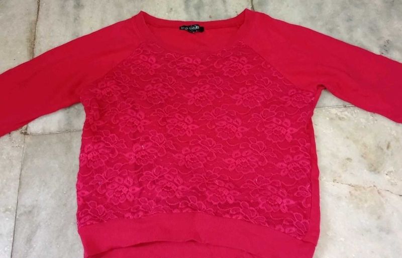 Red full sleeve pullover sweat shirt