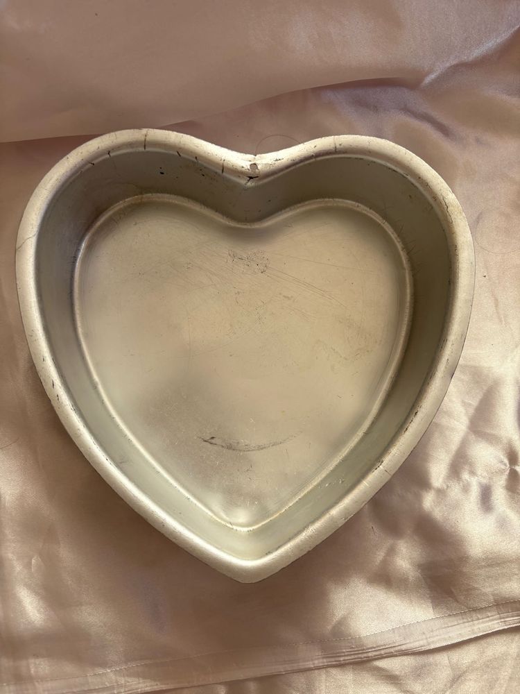 Heart-Shaped Baking Pan