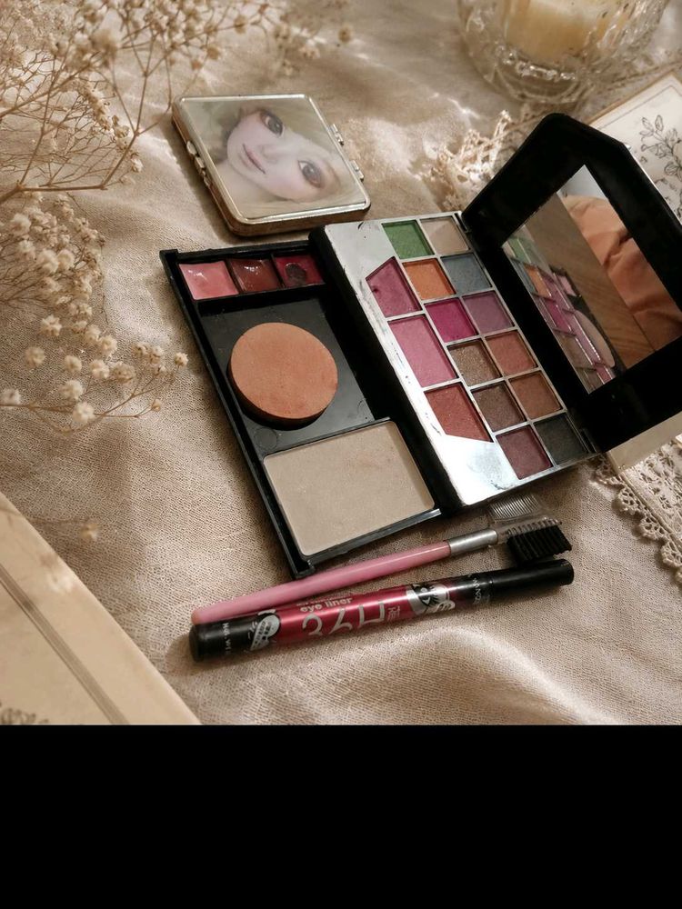 makeup combo+EYELASHES+liner+mirror free
