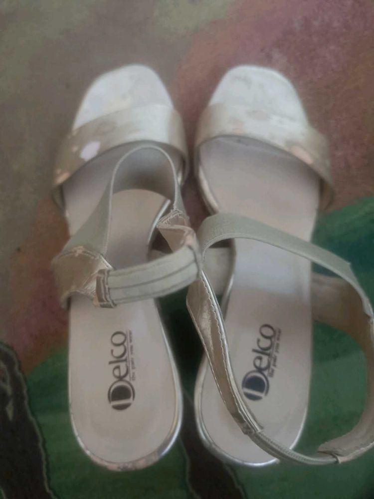 Stylish Delco Sandals