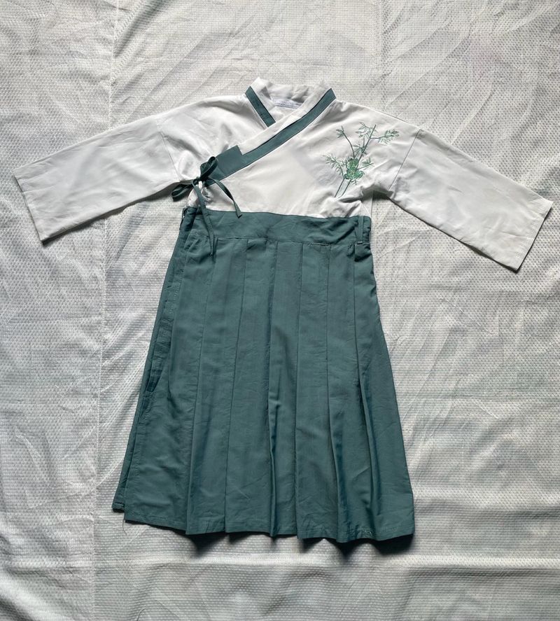 Elegant White &amp; Teal Korean Traditional Dress