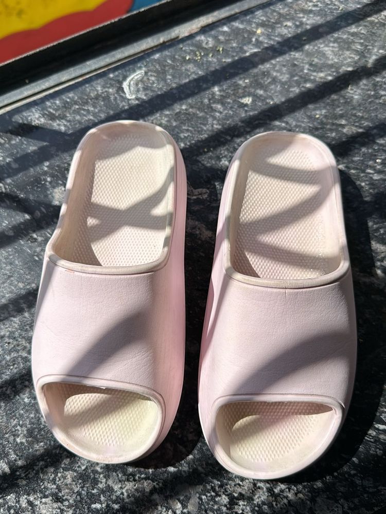 Yeezy Inspired Sliders Size:38